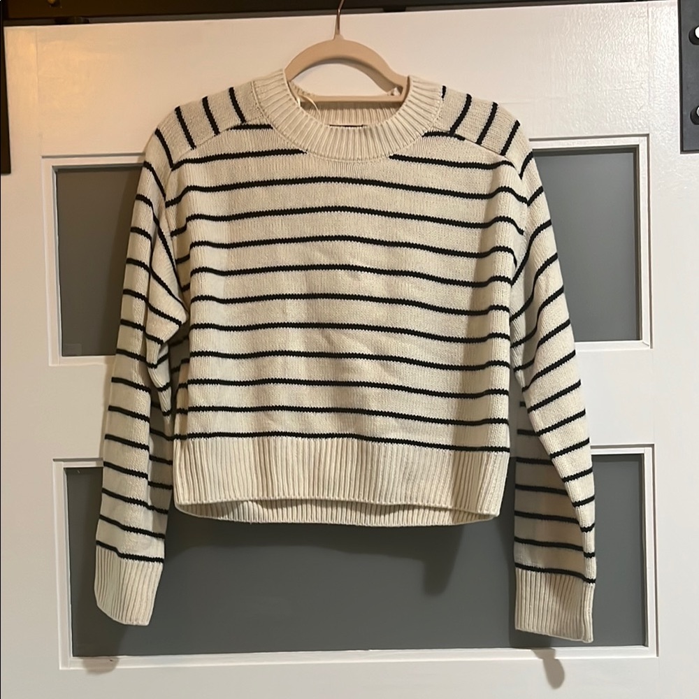 Tahari Striped Cream and Black cropped Crewneck Sweater French Breton stripes XS